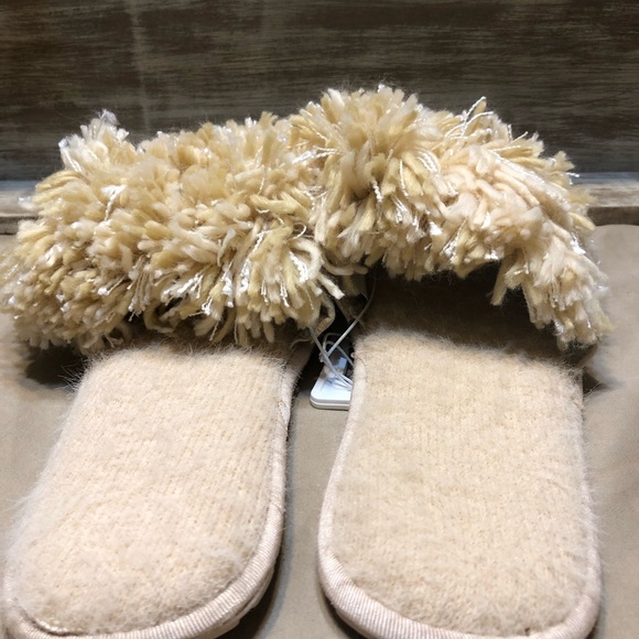 Women’s Regina Shaggy Slippers, NWT - Picture 3 of 5